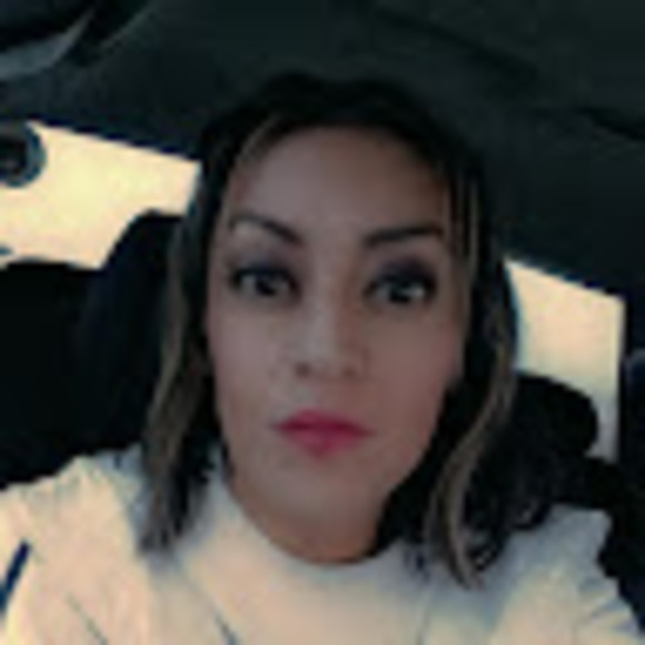 Meet your Posher, Rae - Picture 1 of 1